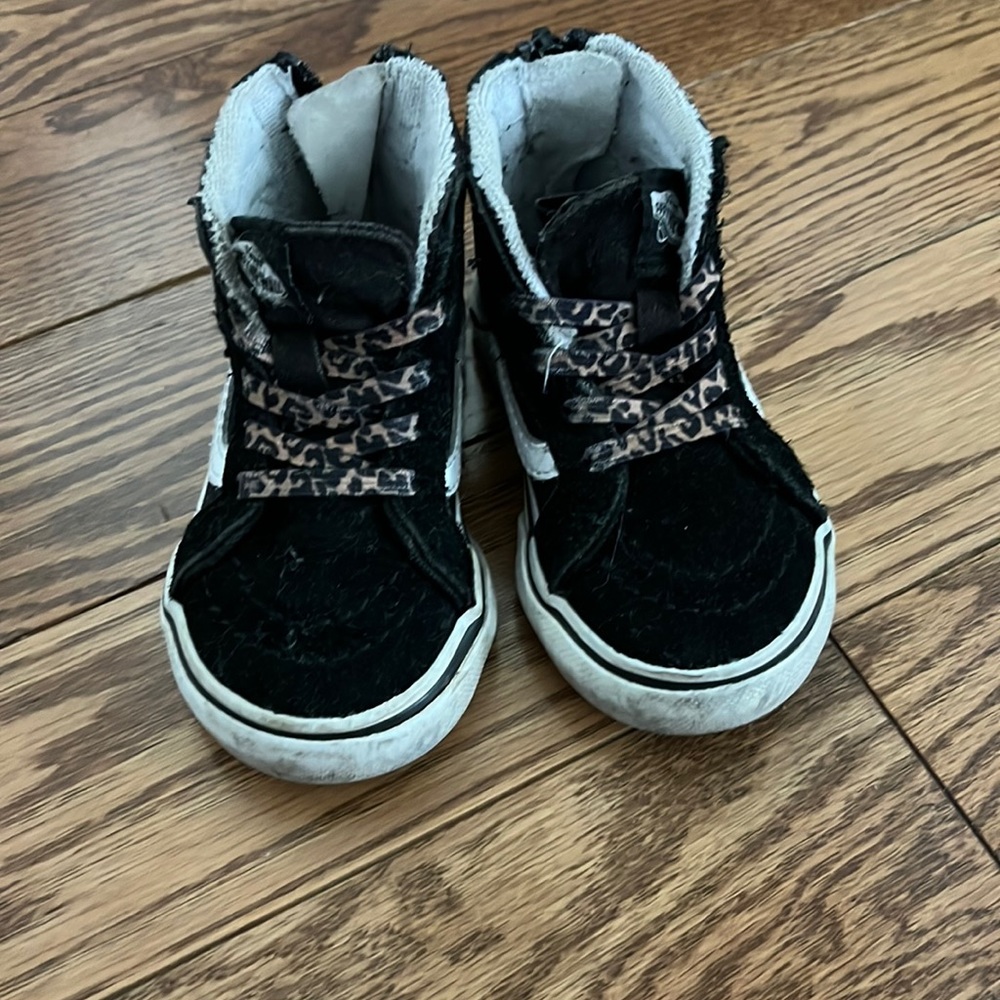 Vans toddler sneaker leopard size 5